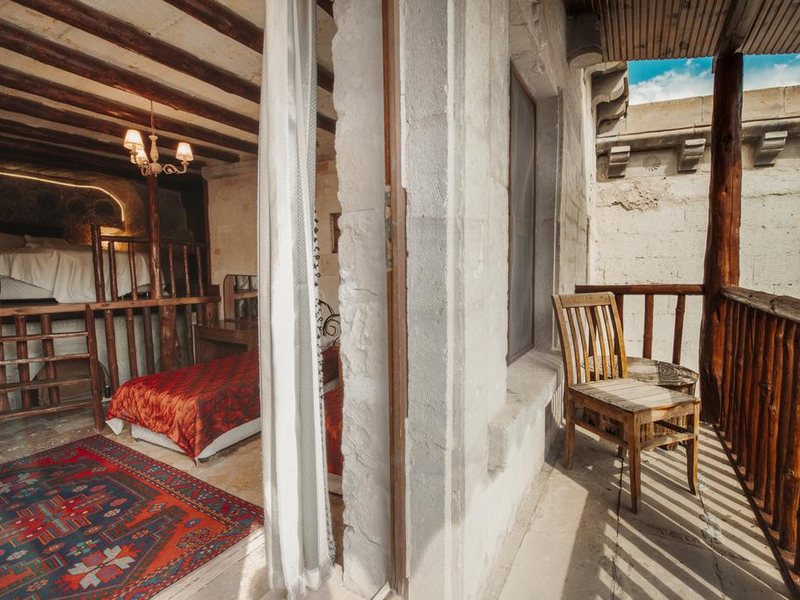 Holiday Cave Hotel  304354