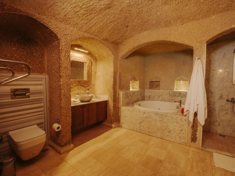 Holiday Cave Hotel  304355