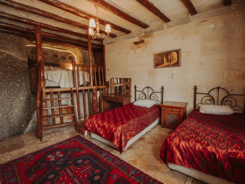 Holiday Cave Hotel  304357