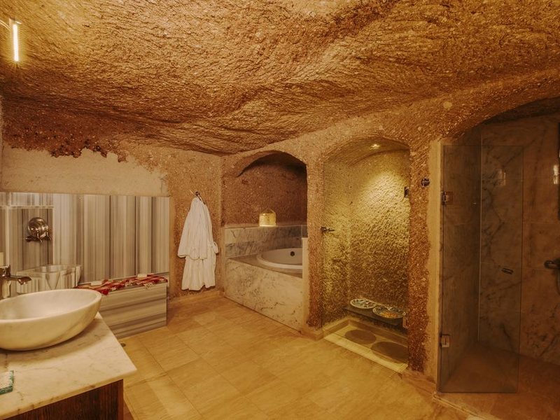 Holiday Cave Hotel  304362