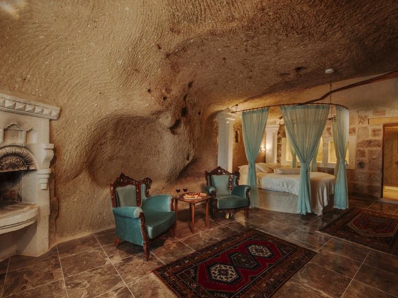 Holiday Cave Hotel  304364