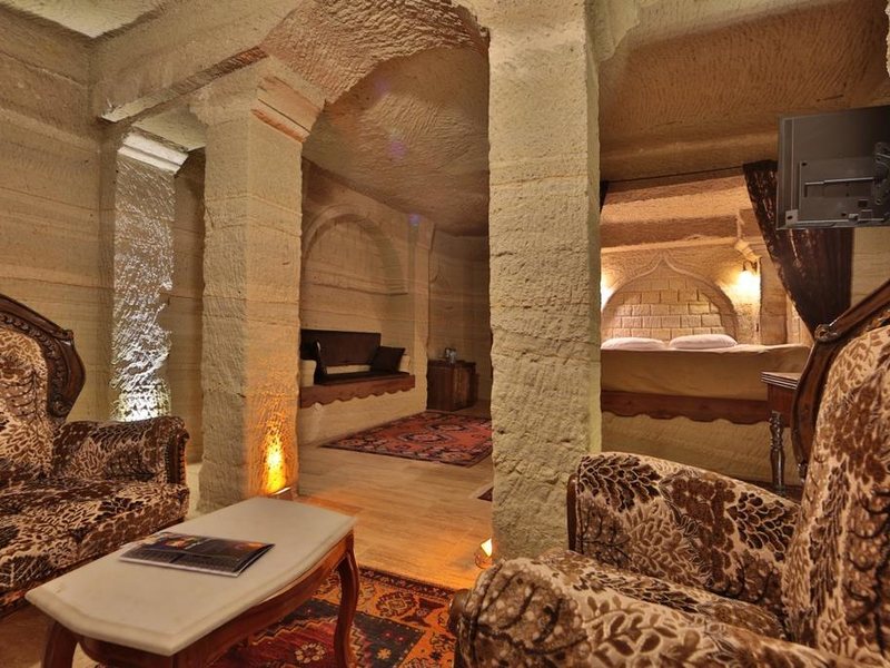 Holiday Cave Hotel  304369