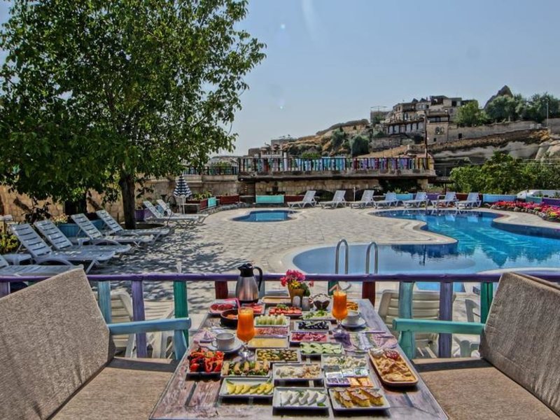 Holiday Cave Hotel  304372