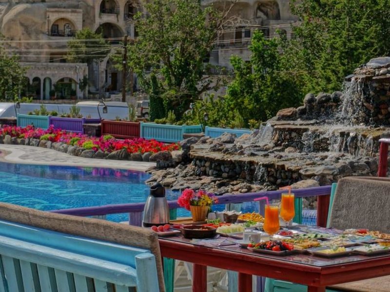 Holiday Cave Hotel  304373