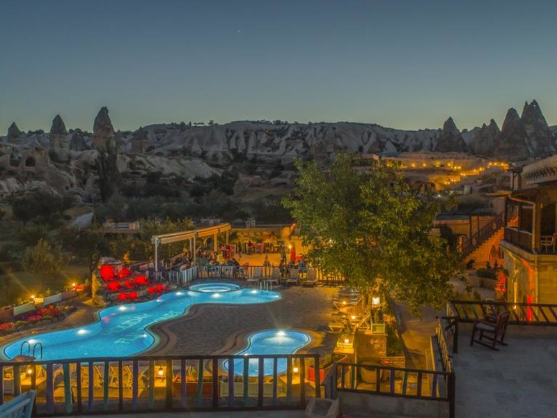 Holiday Cave Hotel  304375