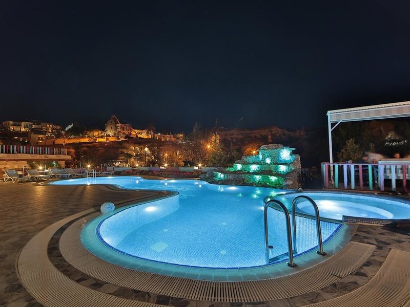 Holiday Cave Hotel  304378