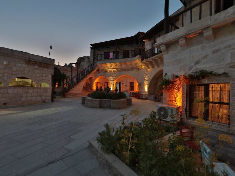 Holiday Cave Hotel  304379