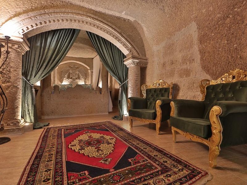 Holiday Cave Hotel  304381