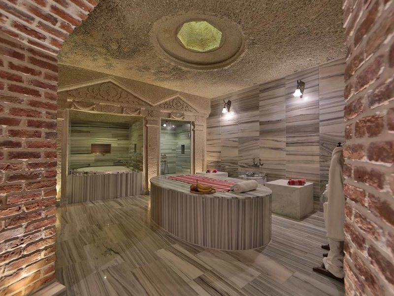 Holiday Cave Hotel  304382