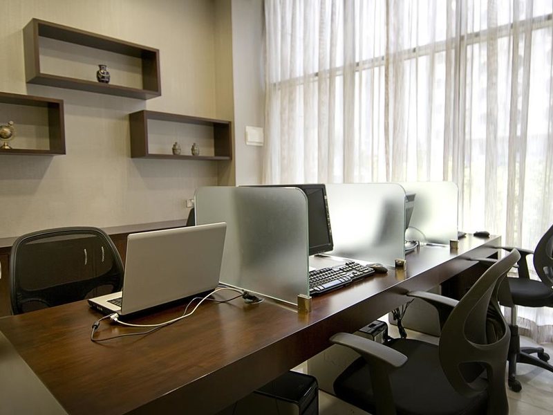 Holiday Inn Abu Dhabi Downtown 181745