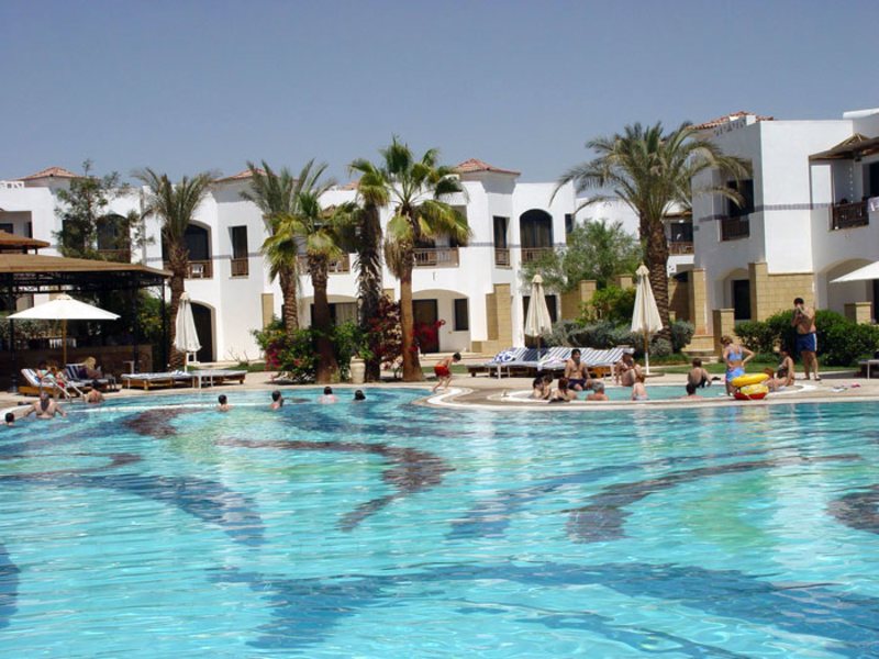 Holiday Inn Amphoras 27557