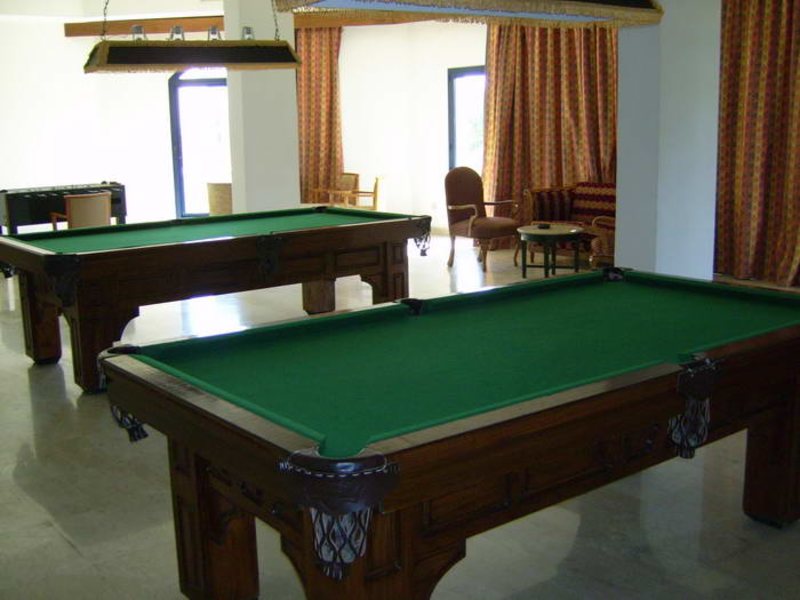 Holiday Inn Amphoras 27581