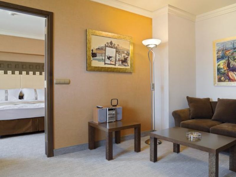 Holiday Inn Athens Attica Ave 89879