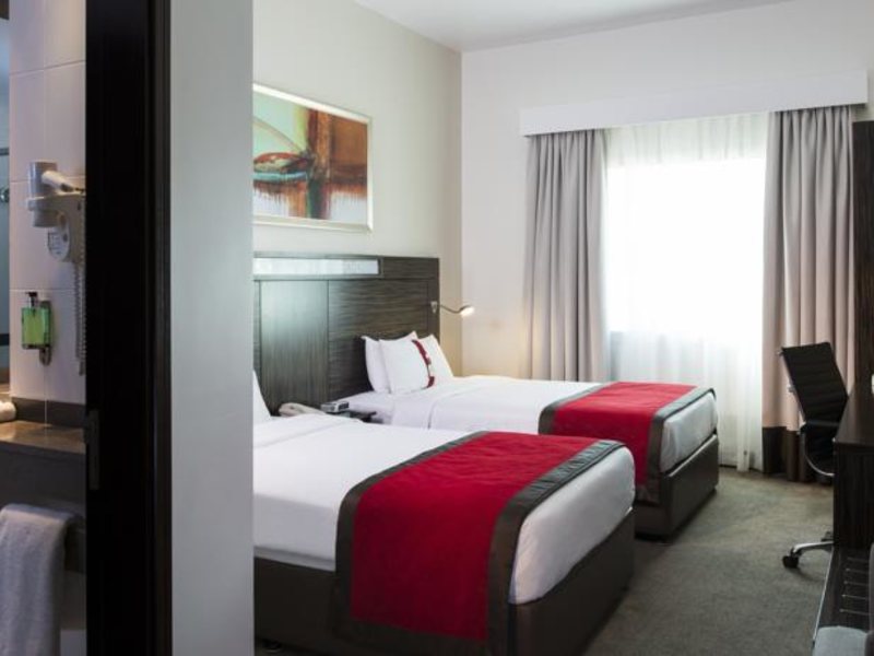 Holiday Inn Express Dubai Internet City  119272