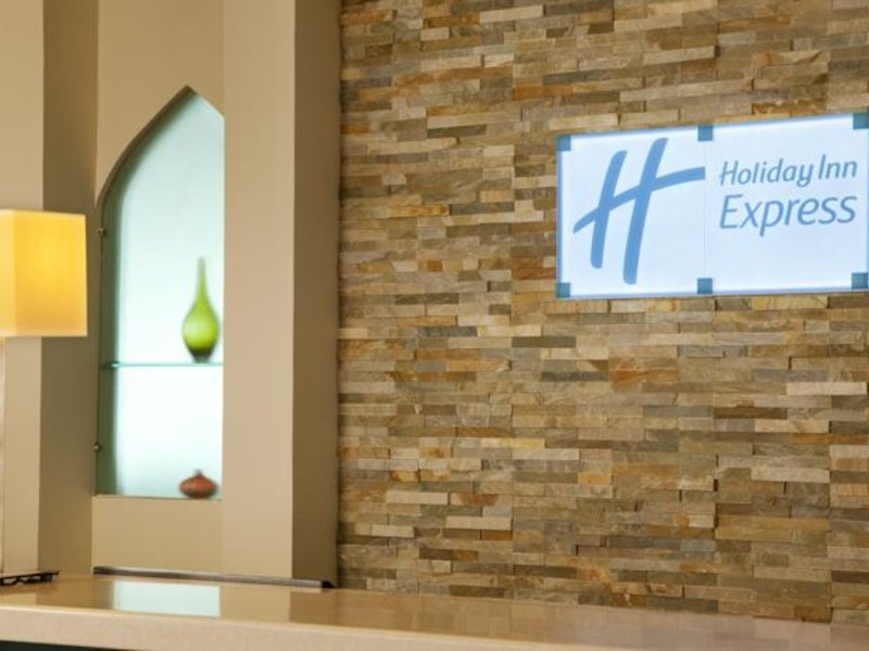 Holiday Inn Express Dubai Internet City  119281