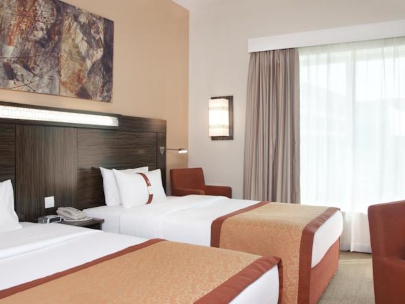 Holiday Inn Express Dubai Safa Park 119300