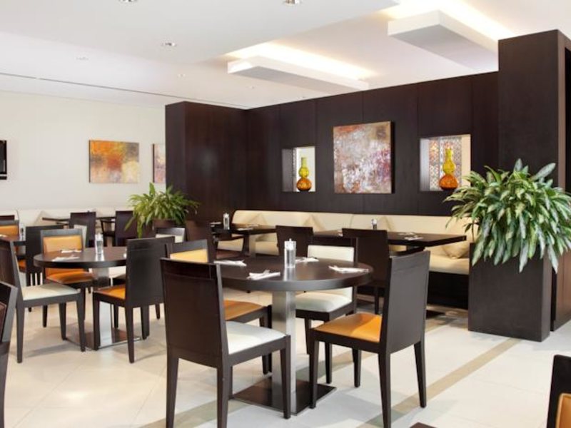 Holiday Inn Express Dubai Safa Park 119301