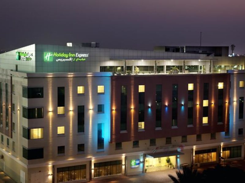 Holiday Inn Express Dubai Safa Park 119303