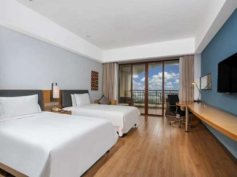 Holiday Inn Express Haikou West Coast 298102