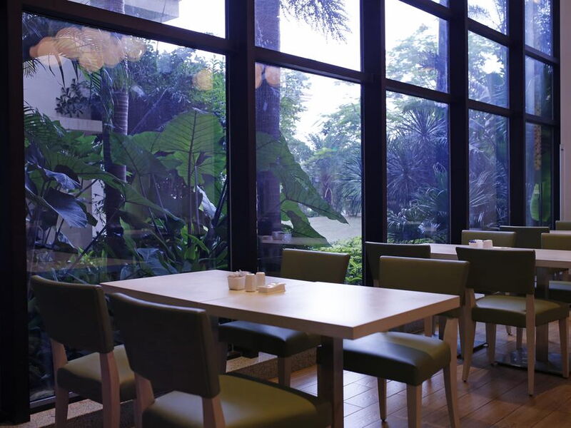 Holiday Inn Express Haikou West Coast 298111