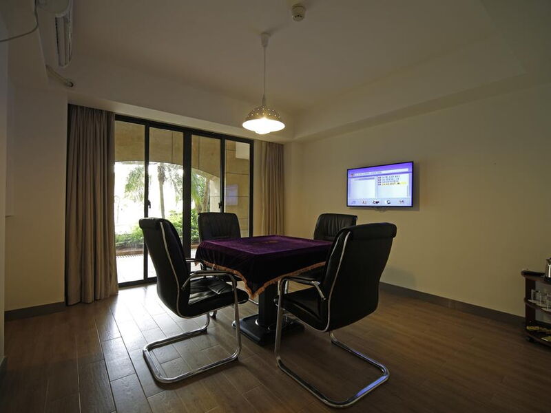 Holiday Inn Express Haikou West Coast 298118