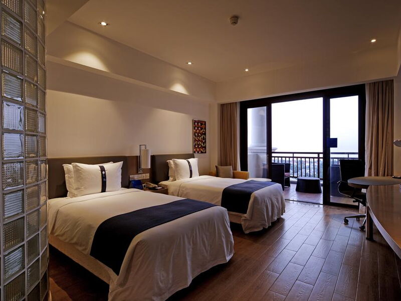 Holiday Inn Express Haikou West Coast 298123