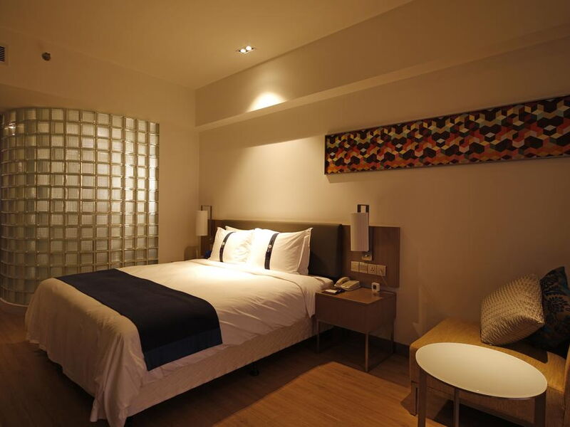 Holiday Inn Express Haikou West Coast 298125