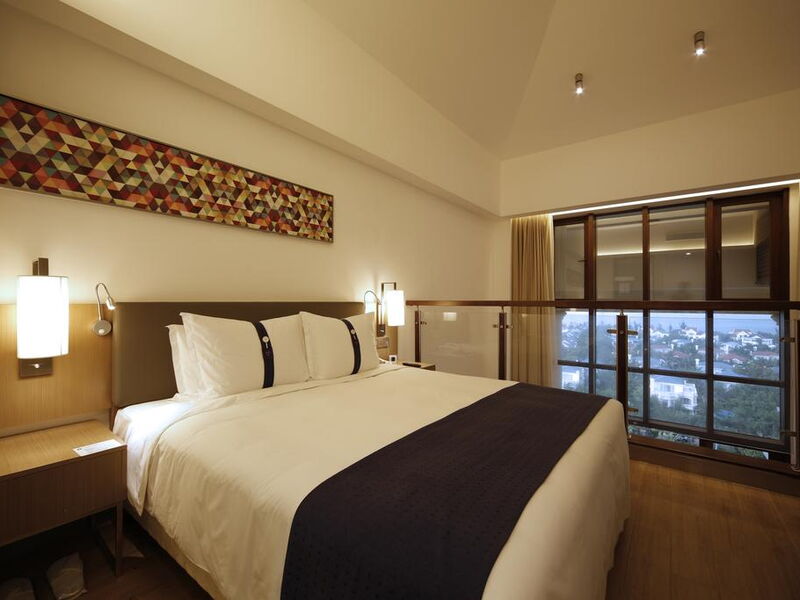 Holiday Inn Express Haikou West Coast 298129