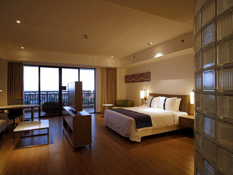 Holiday Inn Express Haikou West Coast 298131