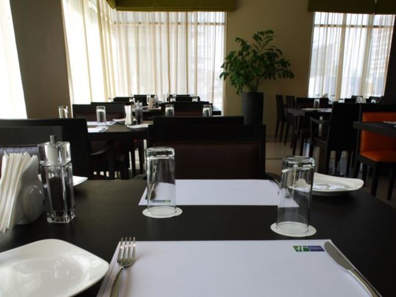 Holiday Inn Express Jumeirah 119230