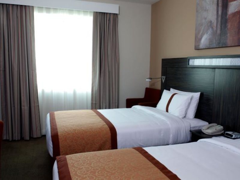 Holiday Inn Express Jumeirah 119240