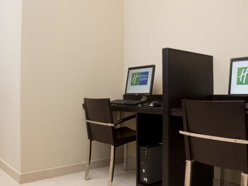 Holiday Inn Express Jumeirah 119248