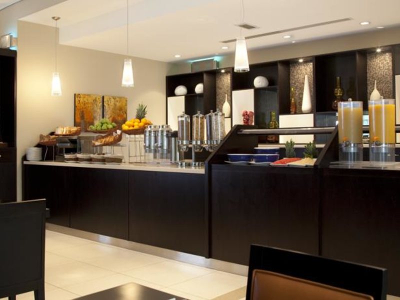 Holiday Inn Express Jumeirah 119249