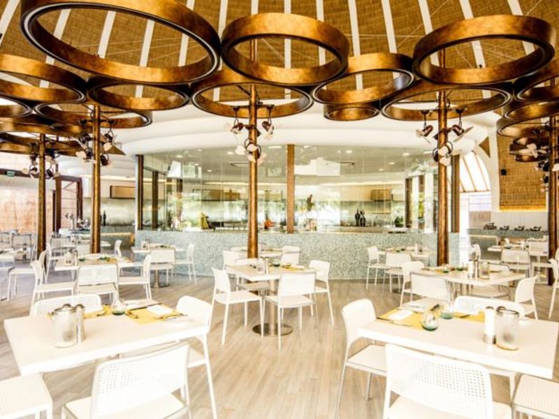 Holiday Inn Resort Kandooma Maldives 135071