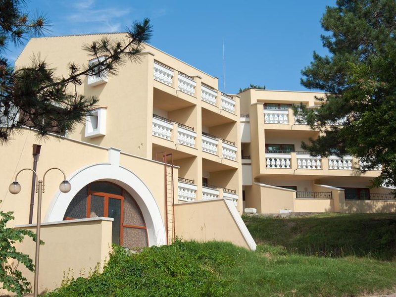 Holiday Village  171327