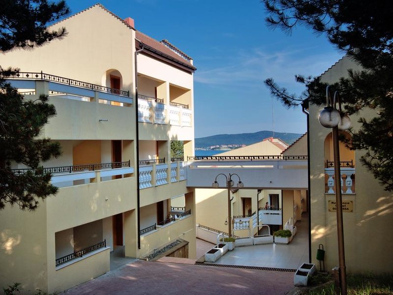 Holiday Village  171328