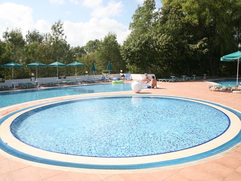 Holiday Village  171330