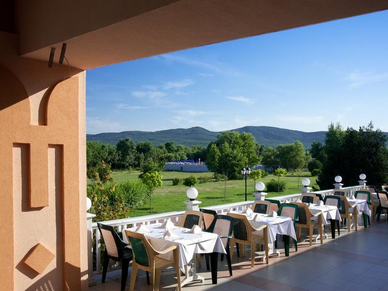 Holiday Village  171333