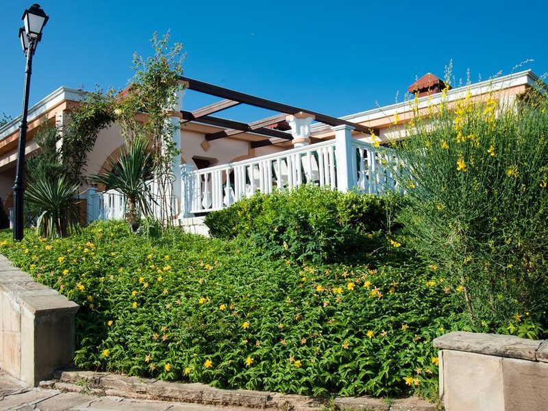 Holiday Village  171335