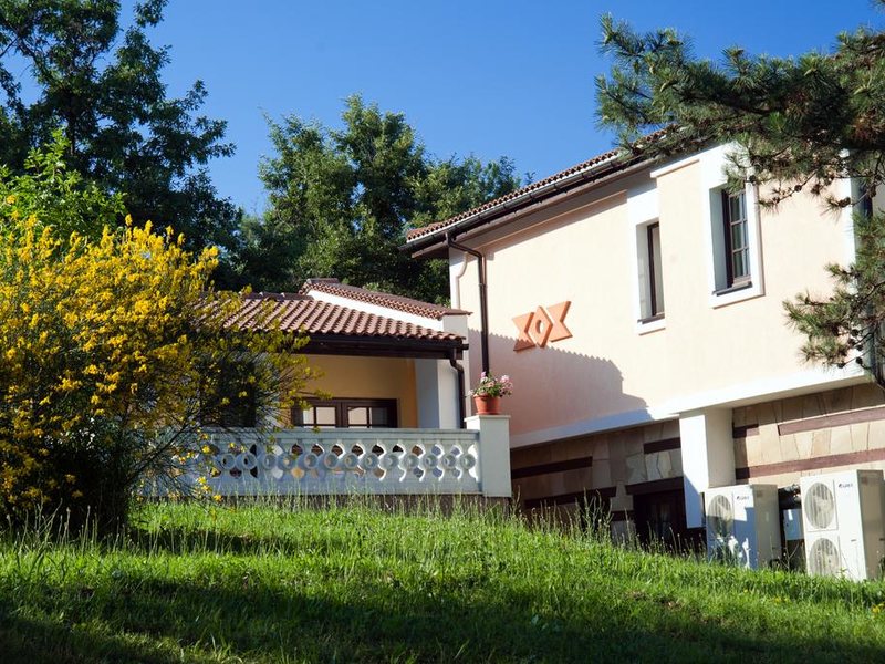 Holiday Village  171341