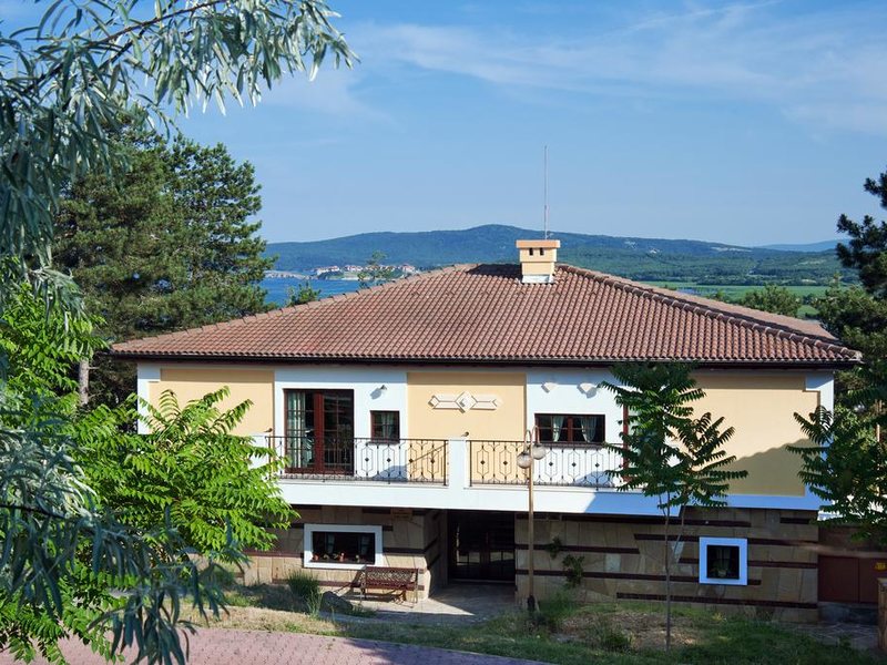 Holiday Village  171343