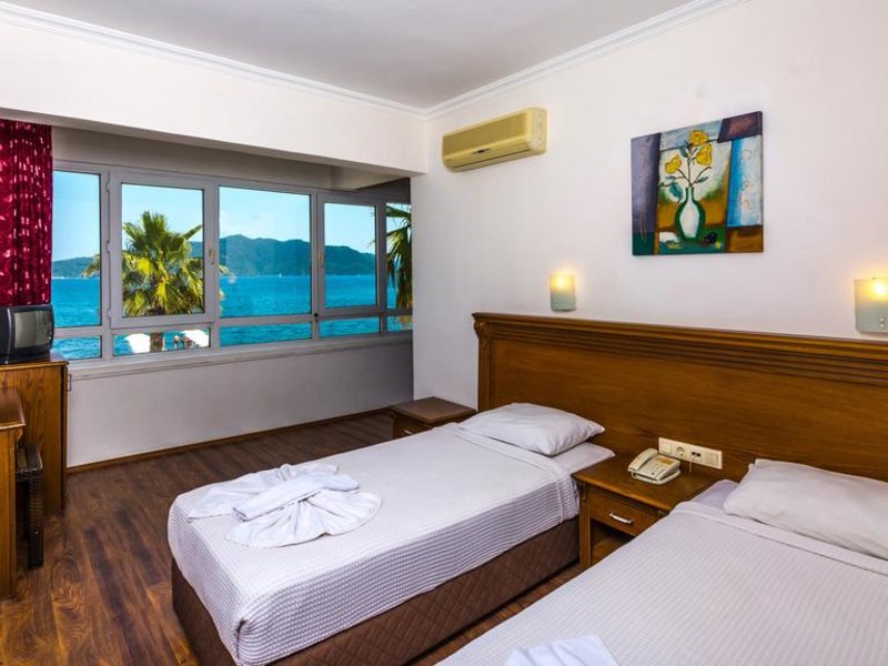 Honeymoon Beach Hotel 189292