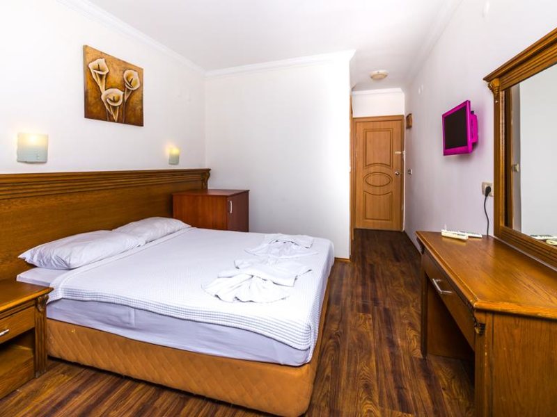 Honeymoon Beach Hotel 189293