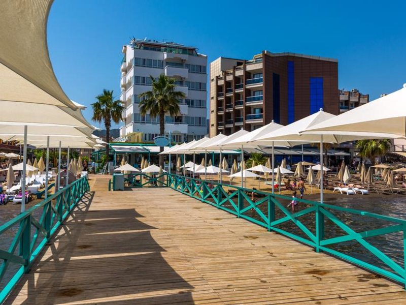 Honeymoon Beach Hotel 189295