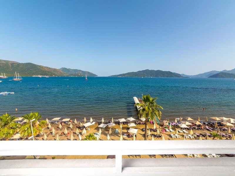 Honeymoon Beach Hotel 189298