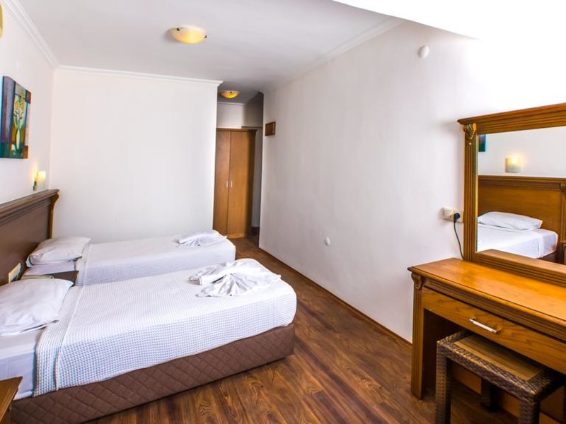 Honeymoon Beach Hotel 189302