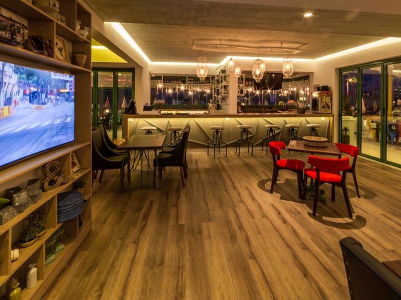 Honeymoon Beach Hotel 189304