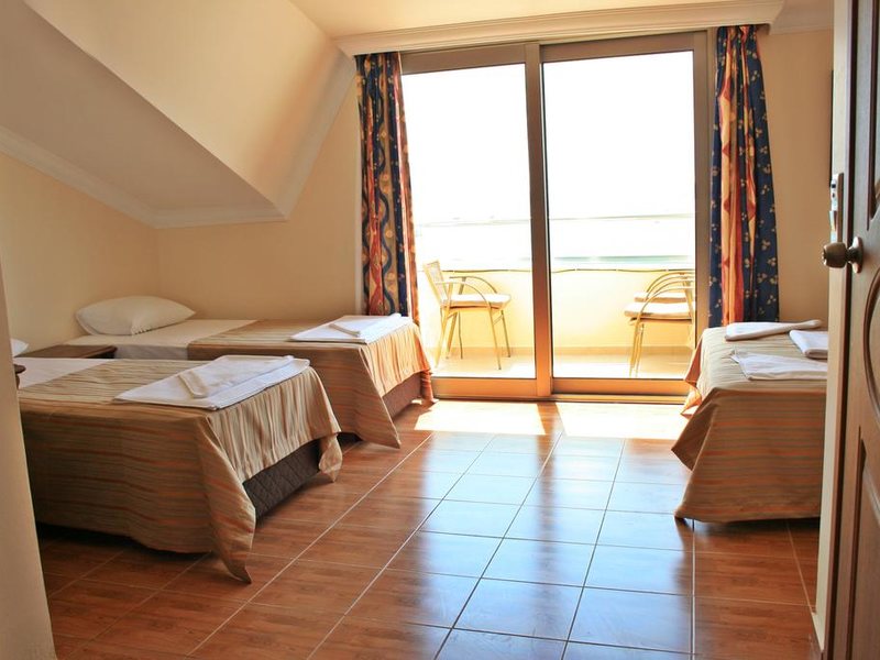 Honeymoon Beach Hotel 189310