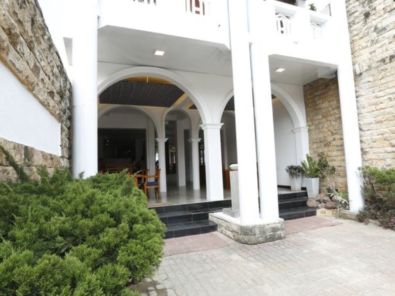 Hotel C Negombo 131150