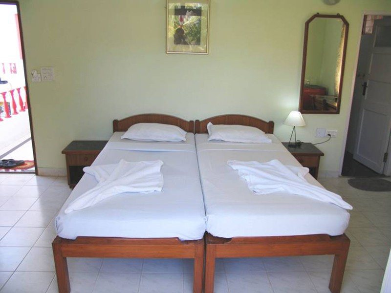 Hotel Cary’s	 114447